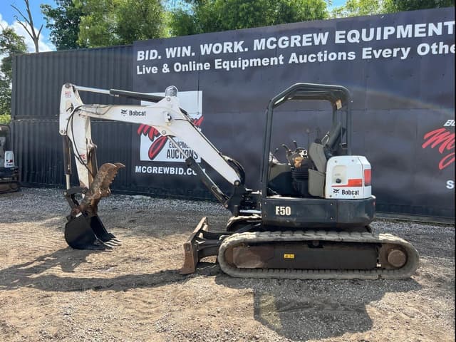 Image of Bobcat E50 equipment image 2