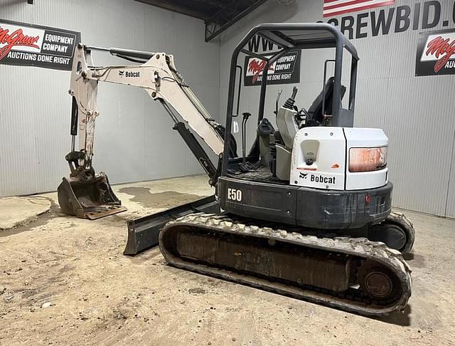 Image of Bobcat E50 equipment image 2