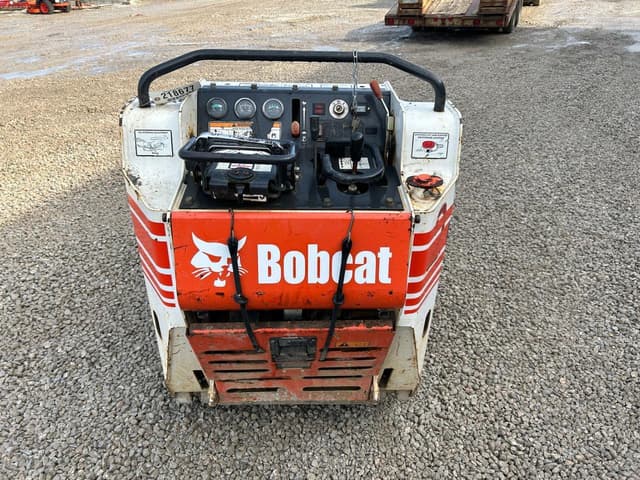 Image of Bobcat MT55 equipment image 2