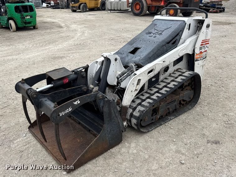 2015 Bobcat MT55 Equipment Image0