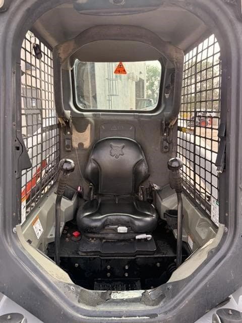Image of Bobcat S550 equipment image 4