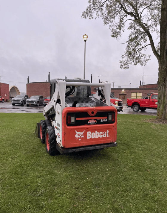 Image of Bobcat S570 equipment image 2