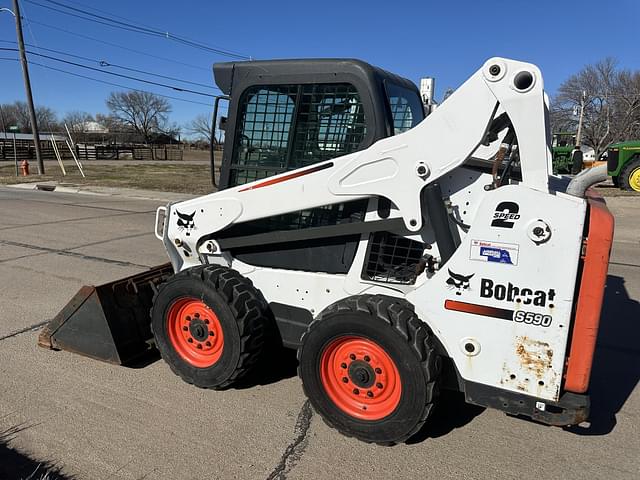 Image of Bobcat S590 equipment image 4