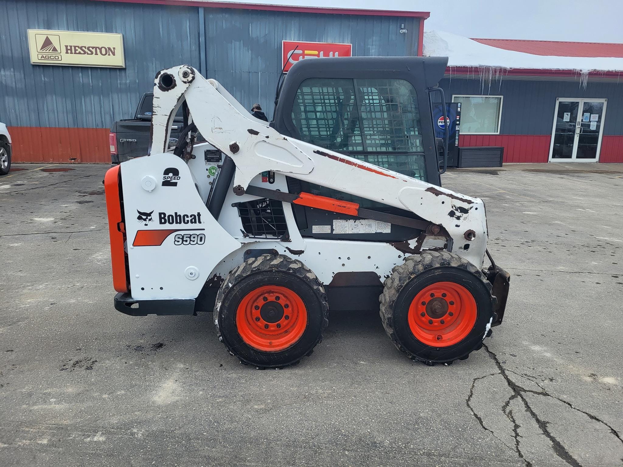 2015 Bobcat S590 Equipment Image0