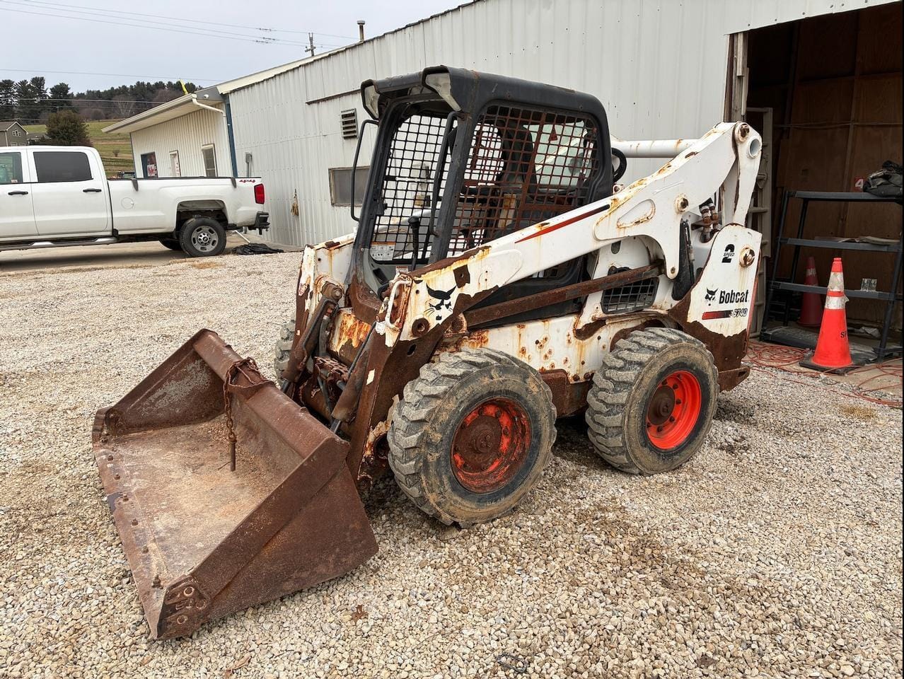 2015 Bobcat S740 Equipment Image0