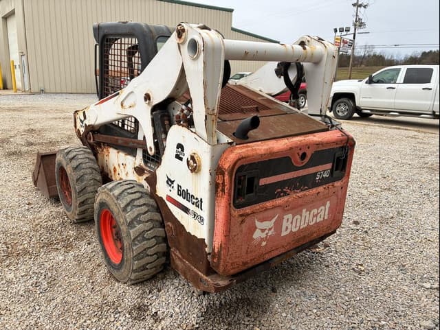 Image of Bobcat S740 equipment image 2