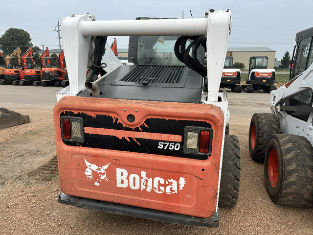 Image of Bobcat S750 equipment image 2