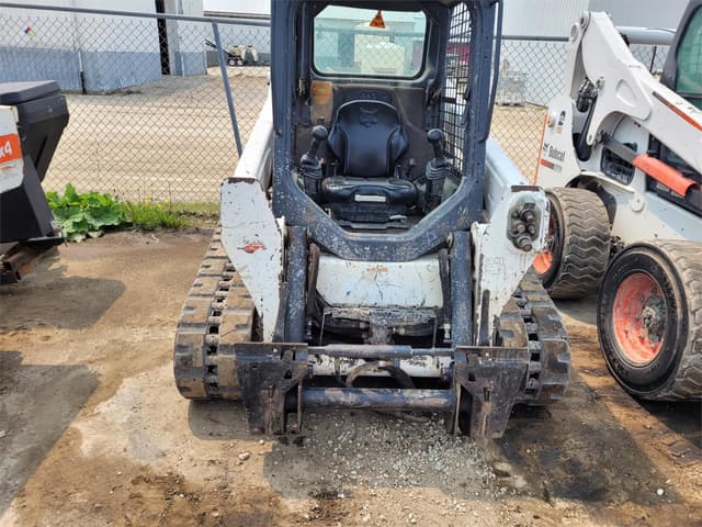 Image of Bobcat T550 equipment image 3
