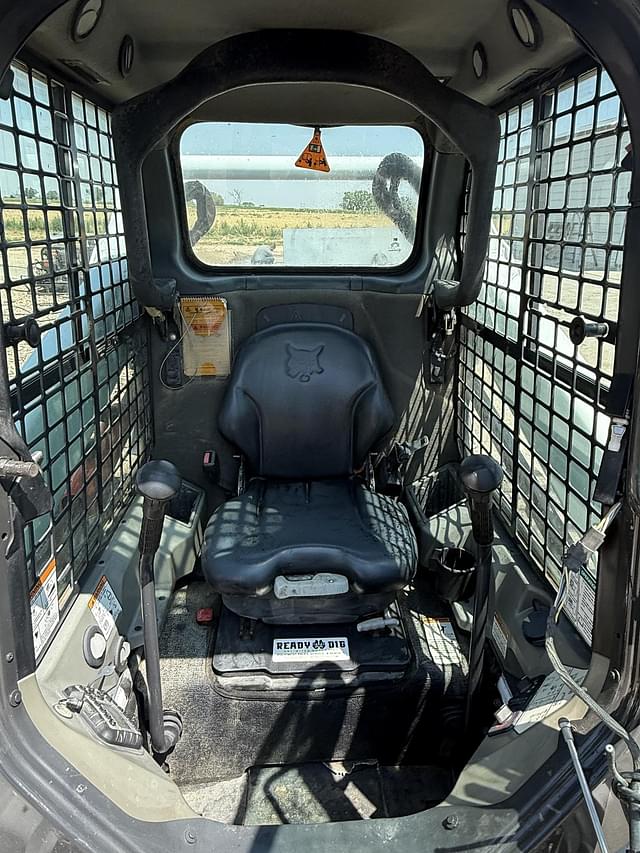Image of Bobcat T590 equipment image 4