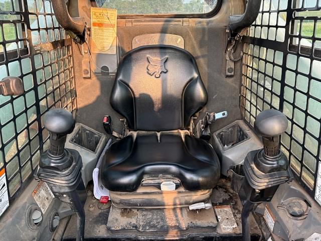 Image of Bobcat T590 equipment image 4