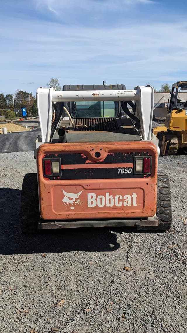 Image of Bobcat T650 equipment image 3