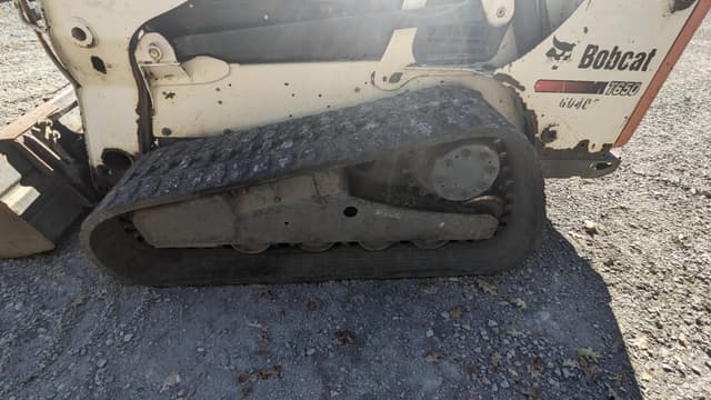 Image of Bobcat T650 equipment image 4