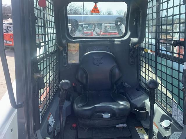 Image of Bobcat T650 equipment image 4