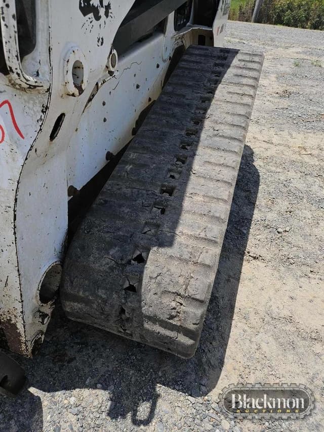 Image of Bobcat T650 equipment image 3
