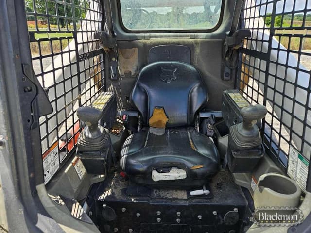 Image of Bobcat T650 equipment image 2