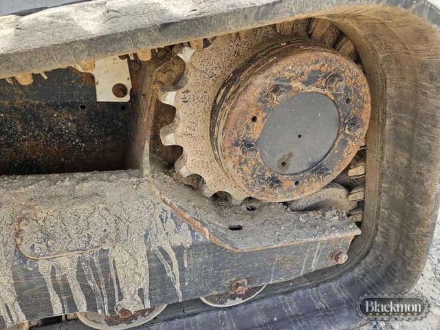 Image of Bobcat T650 equipment image 4