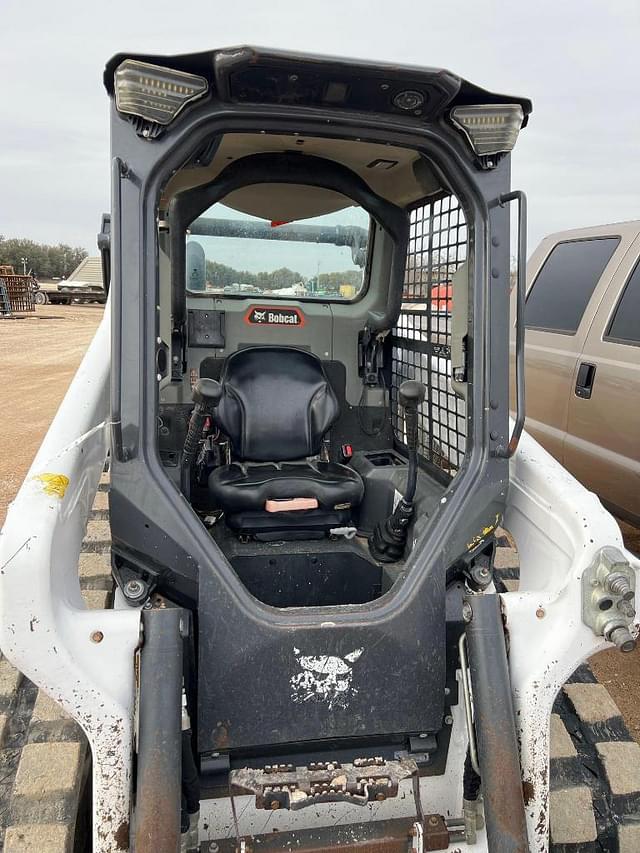 Image of Bobcat T66 equipment image 4