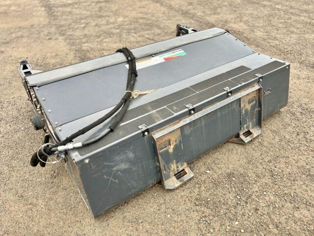 Image of Bobcat Sweeper 84 Image 1
