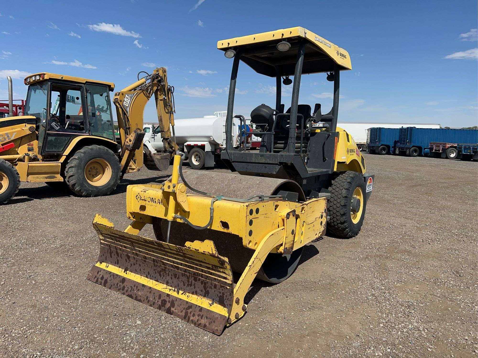 2015 Bomag BW145DH-5 Equipment Image0