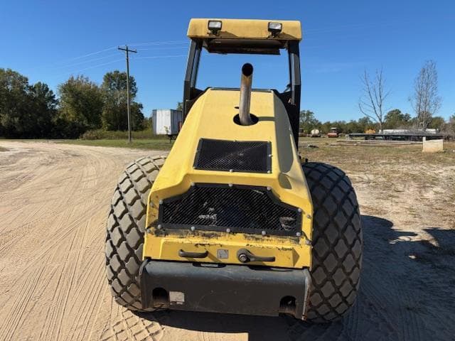 Image of Bomag BW211D-50 equipment image 4
