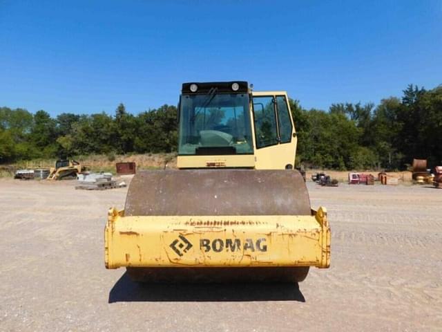 Image of Bomag BW211D-50 equipment image 1