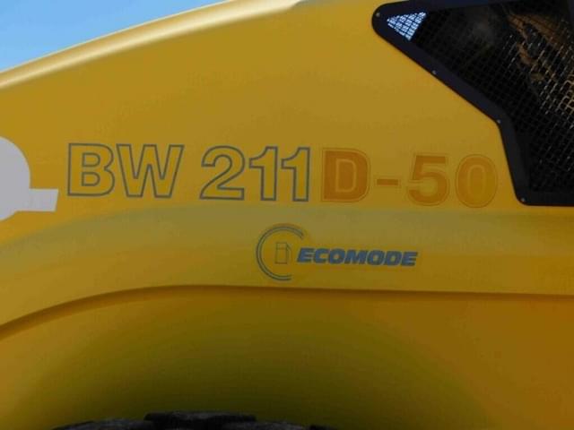 Image of Bomag BW211D-50 equipment image 4