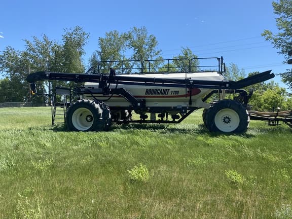 Image of Bourgault 3320-76 equipment image 2