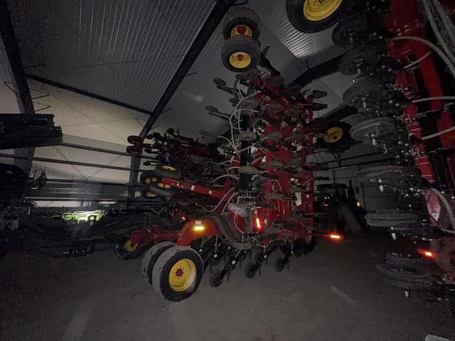 Image of Bourgault 3320 equipment image 2
