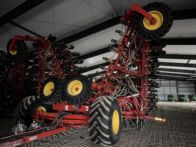 Image of Bourgault 3320 equipment image 4