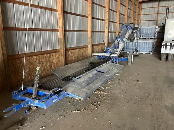 2015 Brandt GrainDeck Equipment Image0