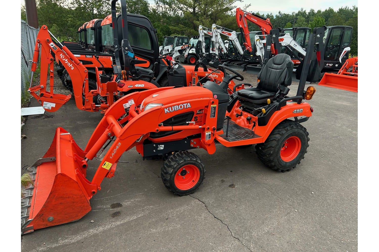 2015 Kubota BX2670 Equipment Image0