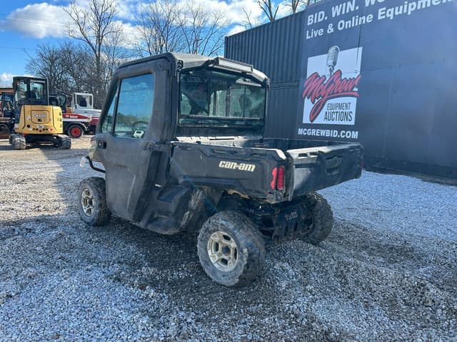 Image of Can-Am Defender HD10 equipment image 1