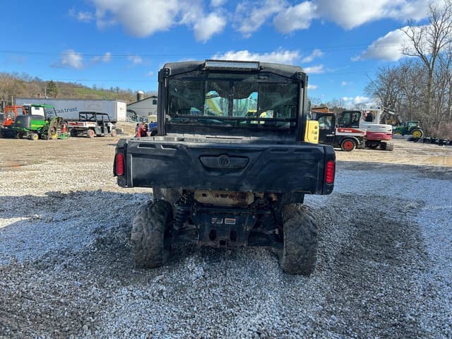 Image of Can-Am Defender HD10 equipment image 2