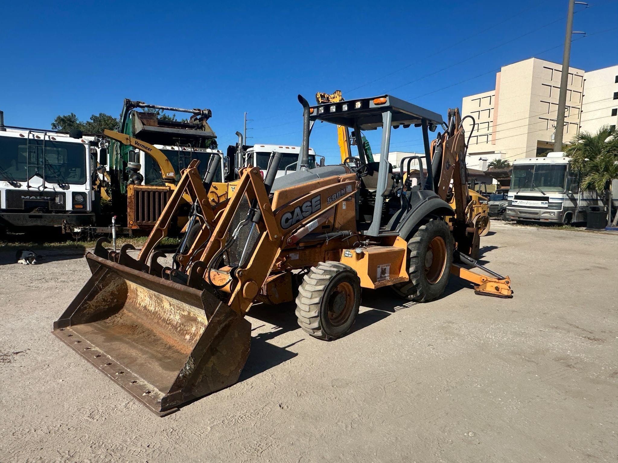 2015 Case 580N Equipment Image0