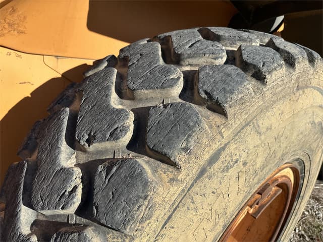 Image of Case 721F equipment image 2