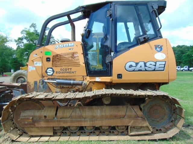 Image of Case 750M equipment image 4