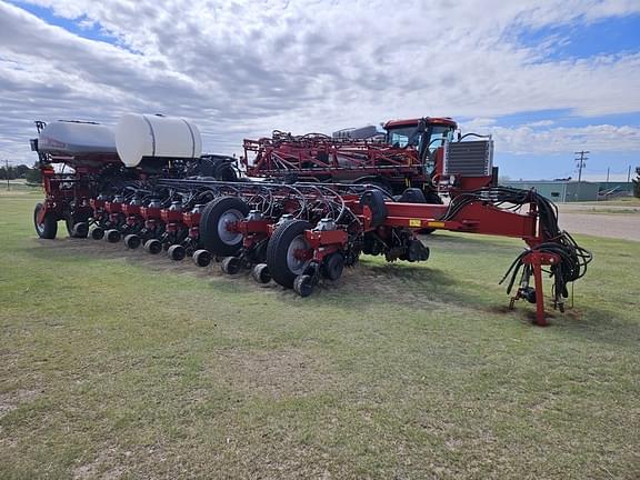 Image of Case IH 1255 equipment image 4