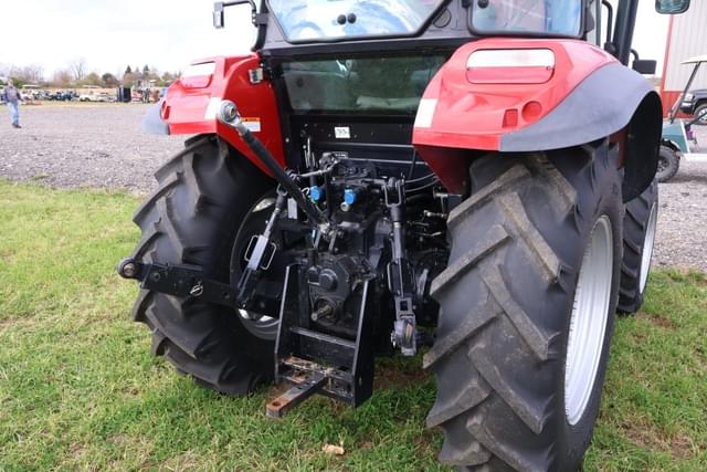Image of Case IH Farmall 105C equipment image 3