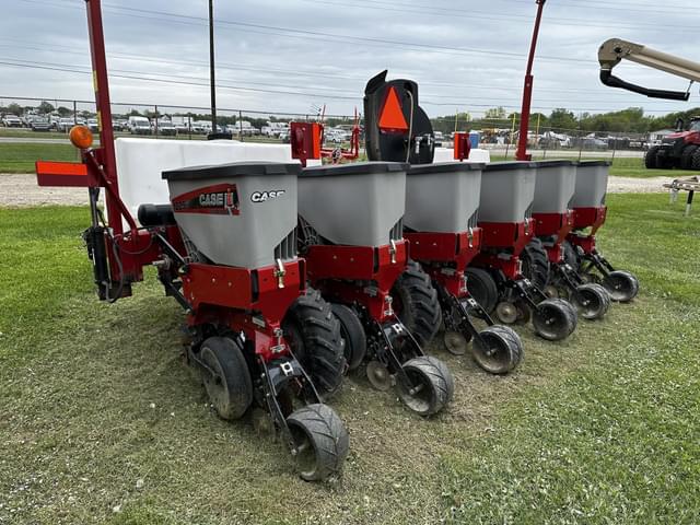 Image of Case IH 1225 equipment image 2