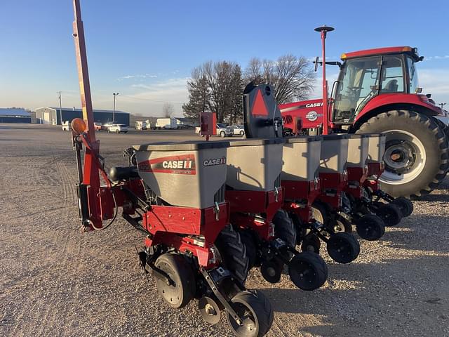 Image of Case IH 1225 equipment image 2