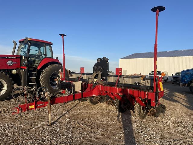 Image of Case IH 1225 equipment image 1