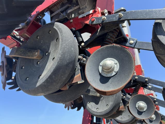 Image of Case IH 1235 equipment image 4