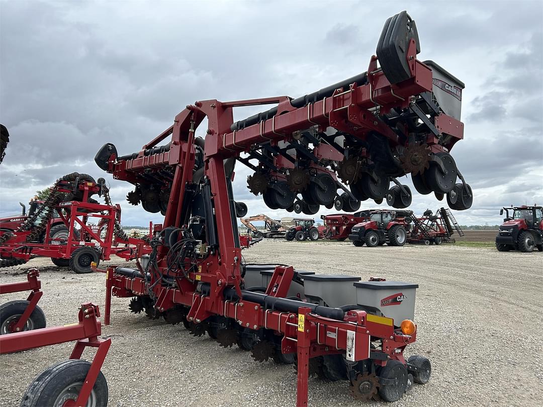 Image of Case IH 1235 Primary image