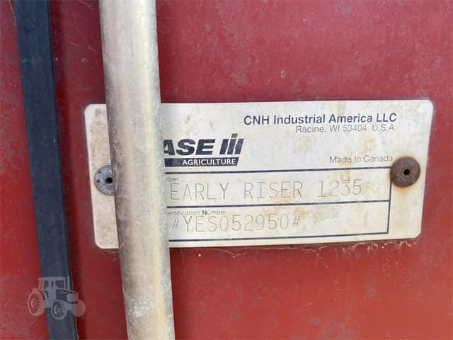 Image of Case IH 1235 equipment image 1