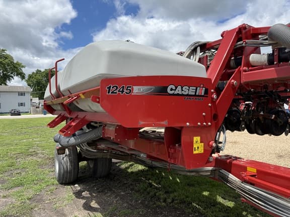 Image of Case IH 1245 equipment image 3