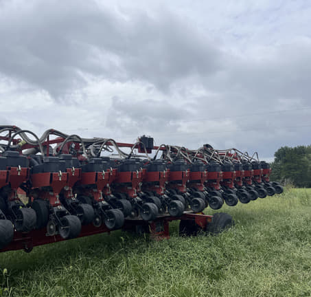Image of Case IH 1245 equipment image 1