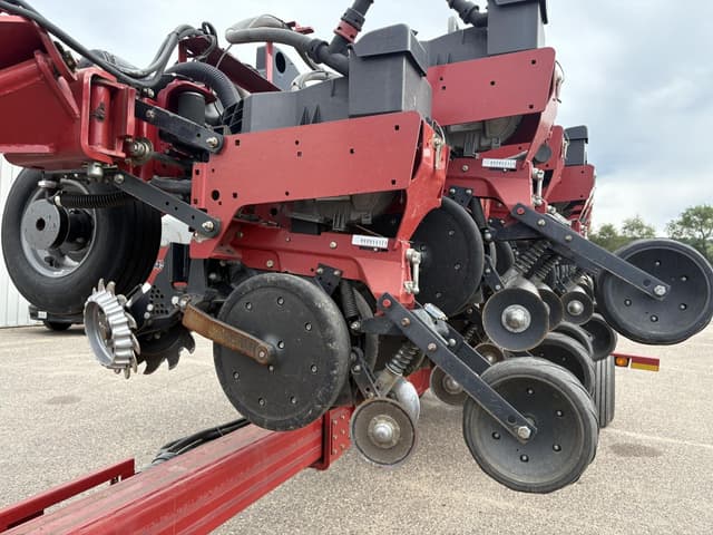 Image of Case IH 1245 equipment image 3