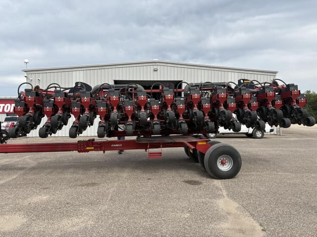 Image of Case IH 1245 equipment image 4