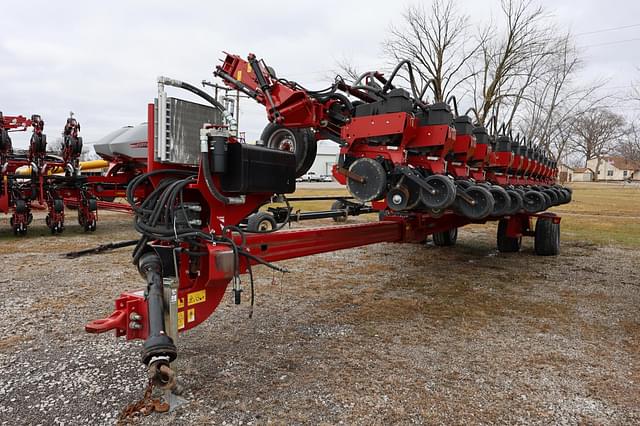 Image of Case IH 1245 equipment image 2