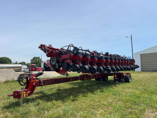Image of Case IH 1245 equipment image 1